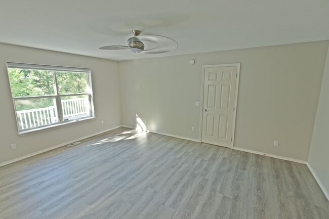 Building Photo - Loch Haven Hills Home