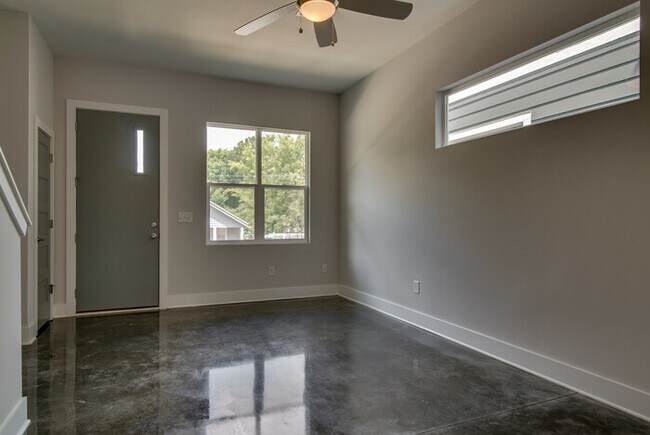 Building Photo - East Nashville Townhome Available Now!