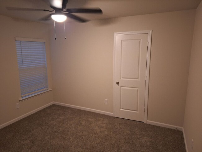 Building Photo - Newer Three Bedroom Home in Elgin SC!