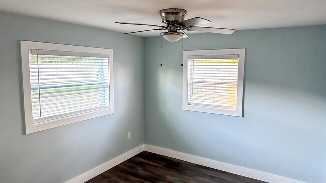 Building Photo - 713 N 23rd St