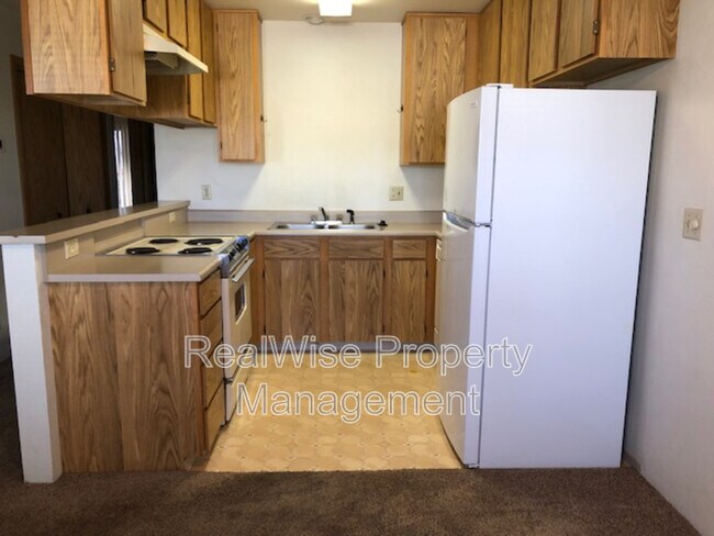 Building Photo - 475 Scenic Dr