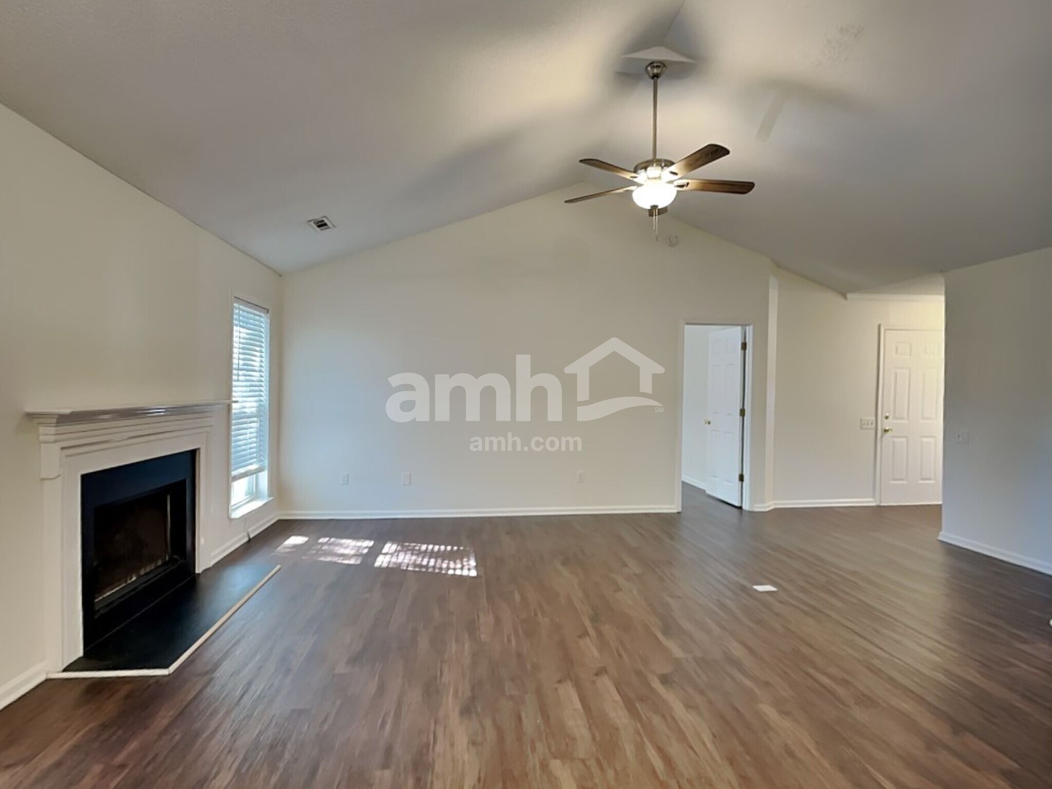 Building Photo - 7 Hazeltine Ct