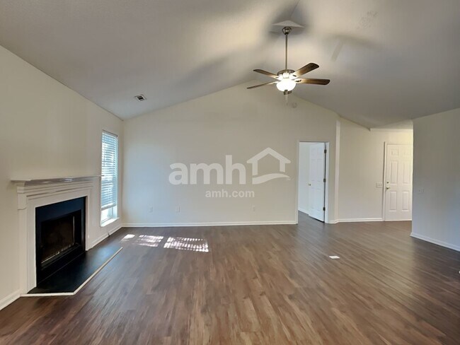 Building Photo - 7 Hazeltine Ct