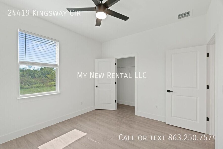 Building Photo - 24419 SW Kingsway Cir