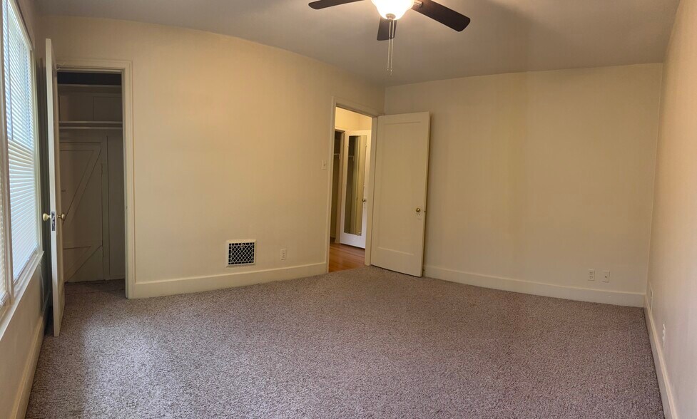 Building Photo - 1233 Bates Ct