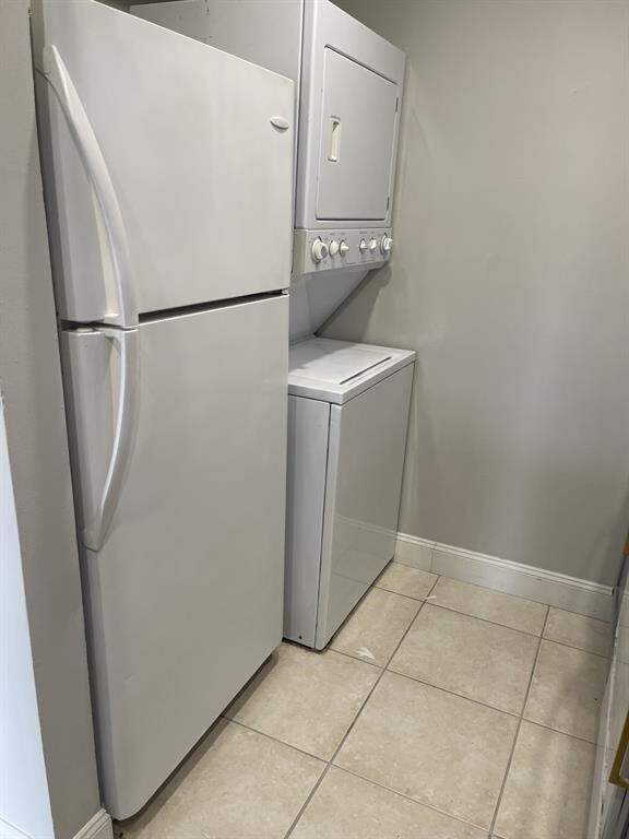 Building Photo - 3662 N University Dr