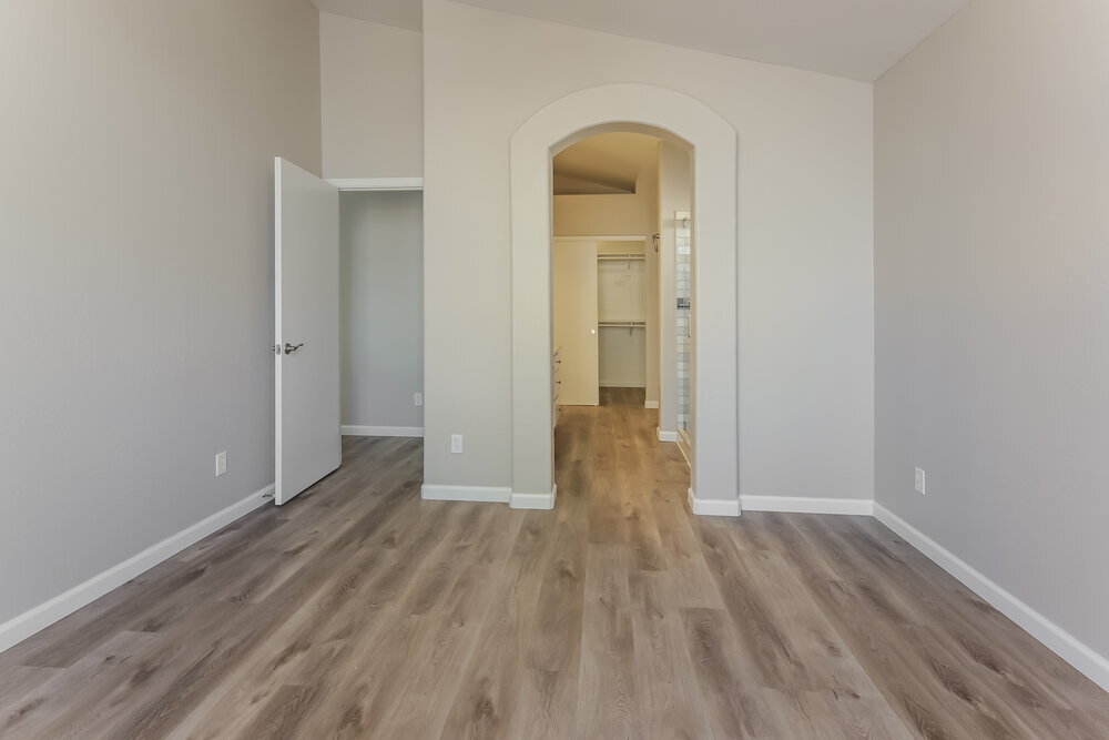 Building Photo - 8338 W Bluefield Ave