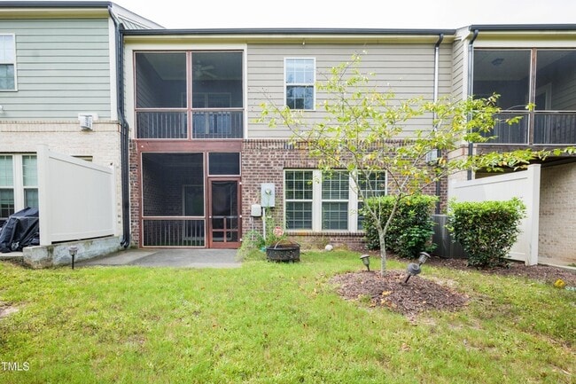 Building Photo - 533 Fumagalli Dr