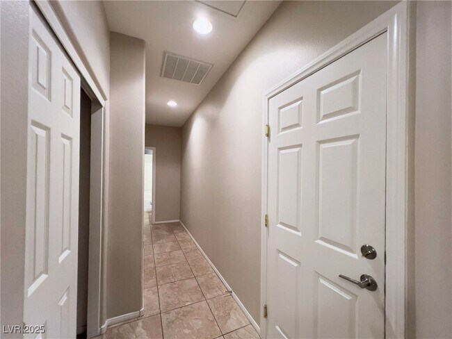 Building Photo - 1022 Pecos River Ave