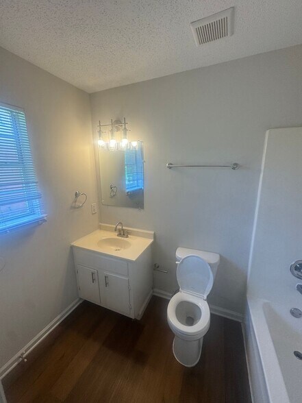 Building Photo - 4567 Addington Dr