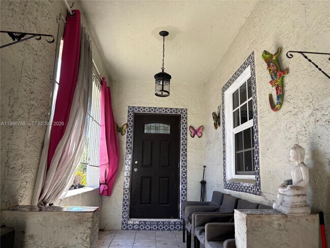 Building Photo - 521 NW 48th St