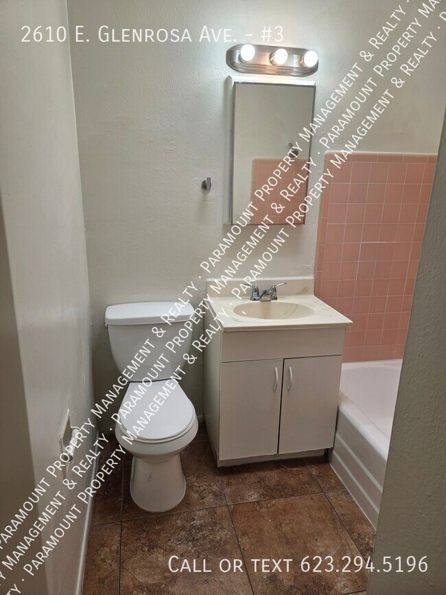 Building Photo - 2610 E Glenrosa Ave