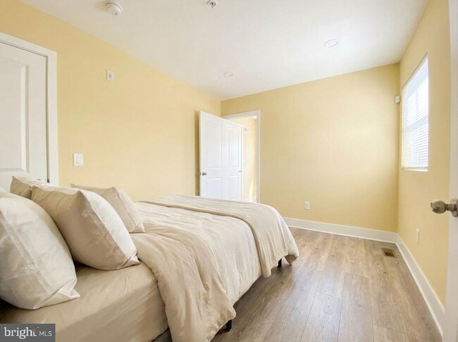 Building Photo - 2214 N Camac St