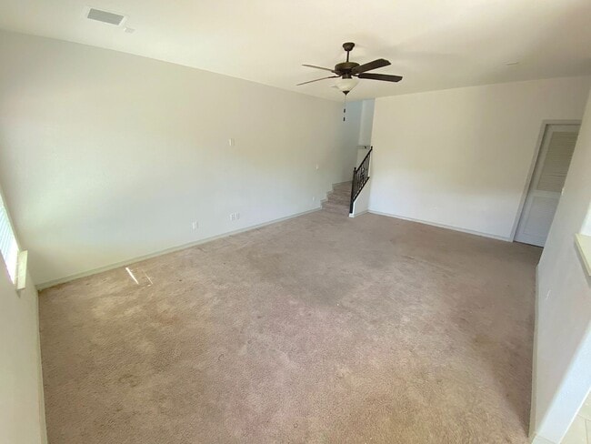 Building Photo - East El Paso 4 bed Refirg A/C