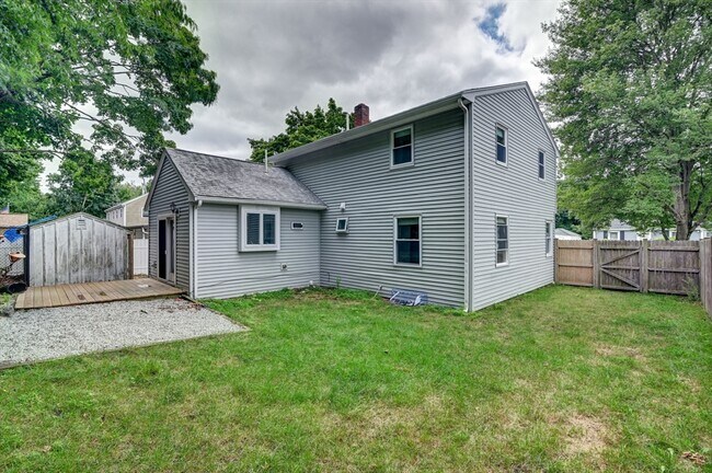 Building Photo - 30 Thayer Ave