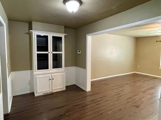 Building Photo - Spacious 3 Bedroom 3 Bath Home in NW OKC!! MOVE IN SPECIAL!!