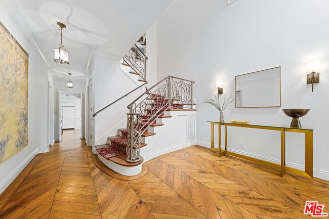 Building Photo - 515 S Westgate Ave