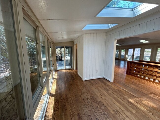 Building Photo - Central AVL - Large Custom Built Home with...