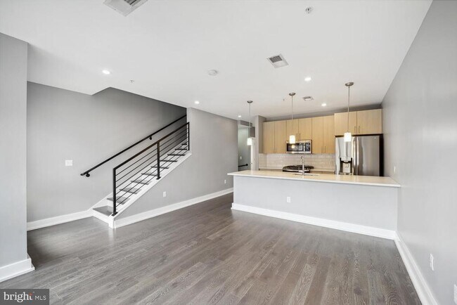 Building Photo - 2724 12th St NE