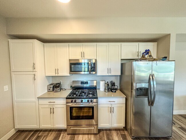 Building Photo - Beautiful "Like New" Large 2Bd 2Ba condo W/ amazing views of the flatirons!