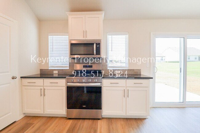 Building Photo - 4 Bed 3 Bath New Construction Simmons Home at Pine Valley Ranch