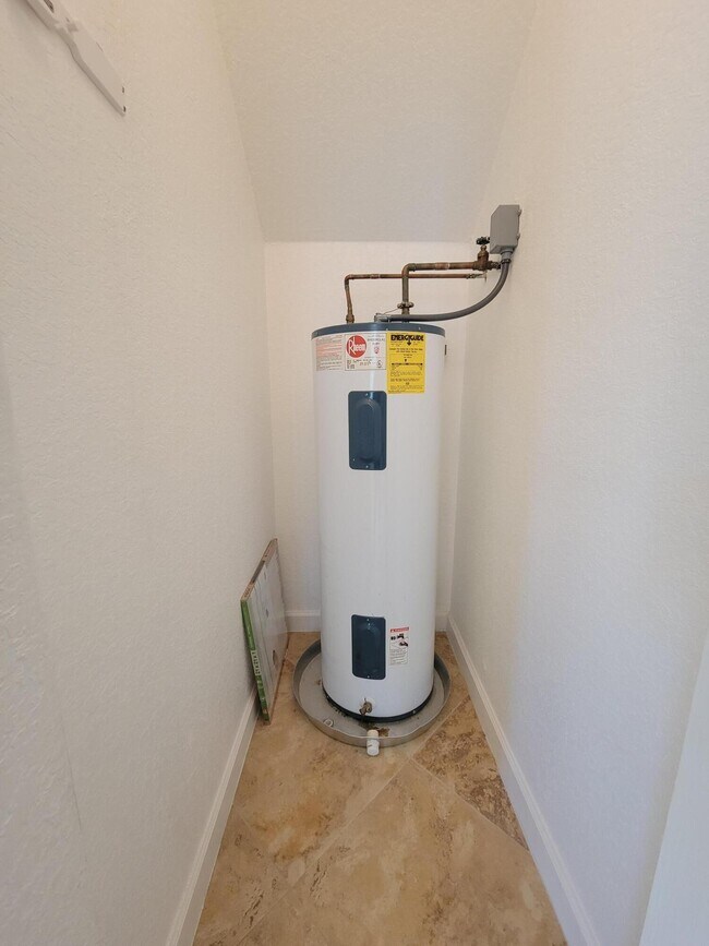 Building Photo - 1130 Shoma Dr