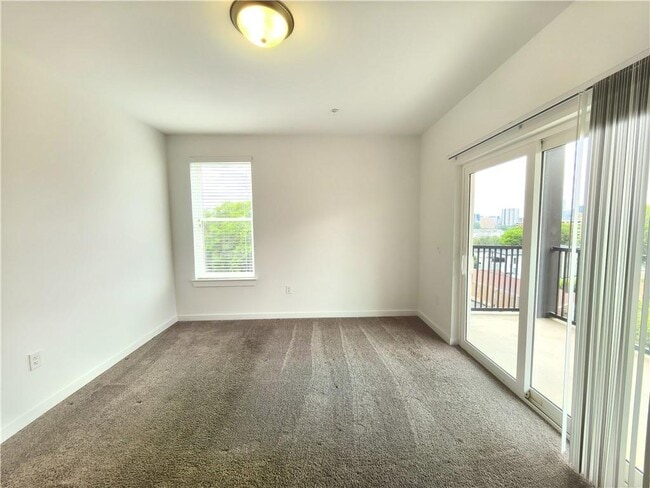 Building Photo - 525 Parkway Dr