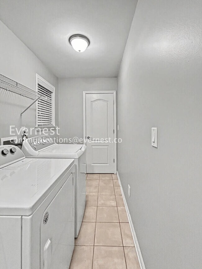 Building Photo - 1153 Smith St SW