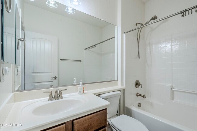 Building Photo - 2744 E Donato Dr