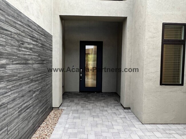 Building Photo - Four Bedroom Home in the Gated Sam Hughes neighborhood.