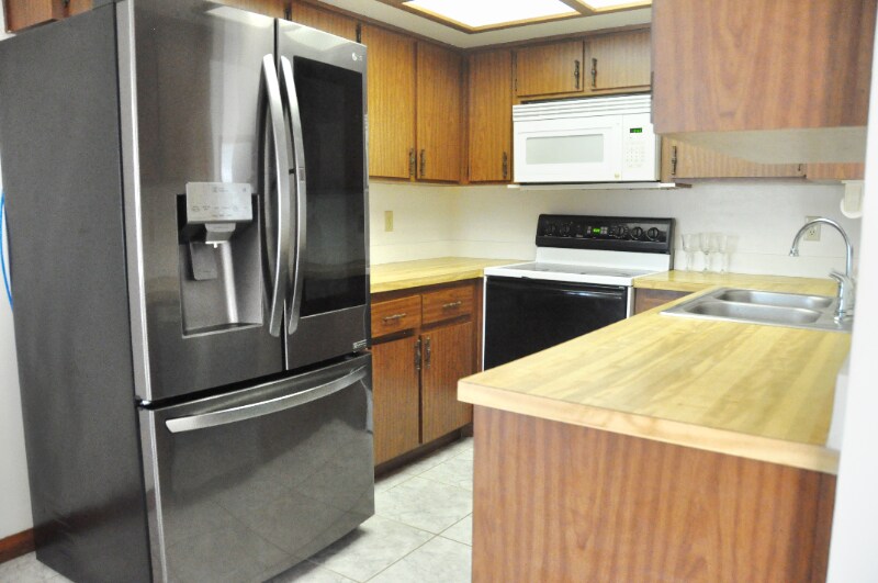 Building Photo - 916 Spring St NW