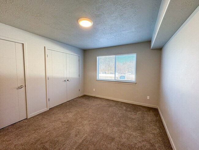 Building Photo - 64 W 600 S