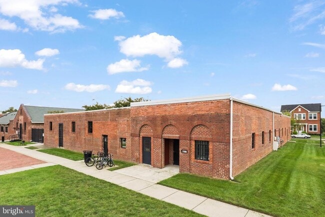 Building Photo - 9190 Snowden Ashford Rd