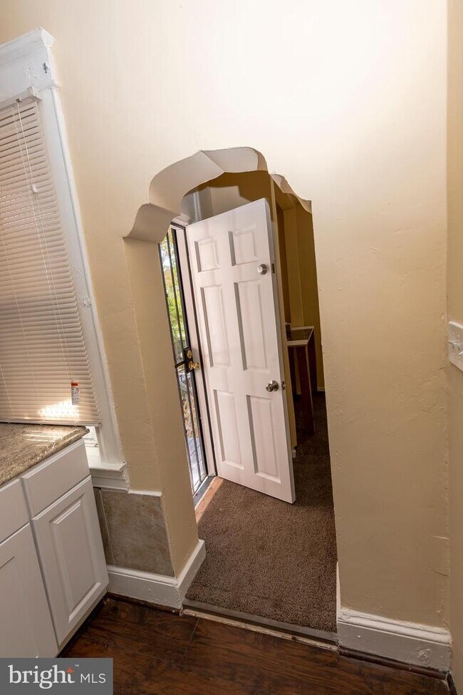 Building Photo - 3317 W Garrison Ave