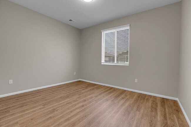 Building Photo - $2,600.00, 3 bedroom, 2.5 bathroom located...