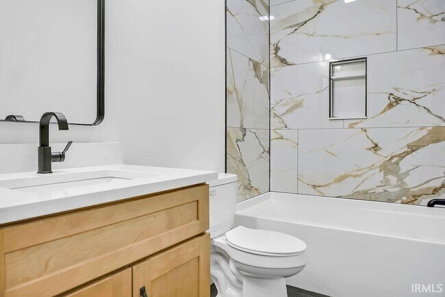 Building Photo - 717 N Grant St