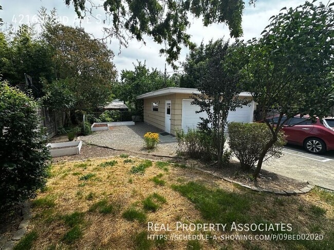Building Photo - 4216 42nd Ave S