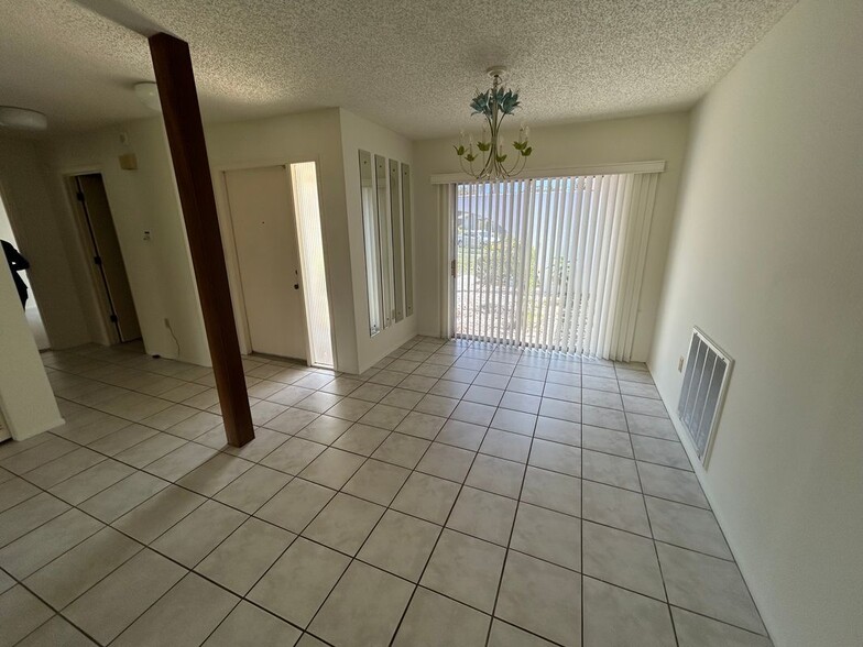 Building Photo - 1429 Dogwood Dr
