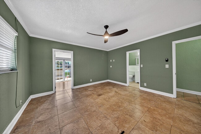 Building Photo - 2680 NE 24th St