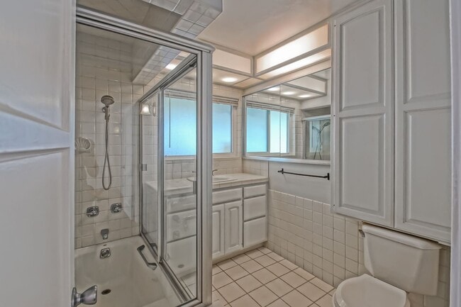 Building Photo - ***$500 OFF FIRST MONTHS RENT*** SPACIOUS, BRIGHT & AIRY, 3BR2BA HOME W/ GREAT OUTDOOR SPACE, LAR...