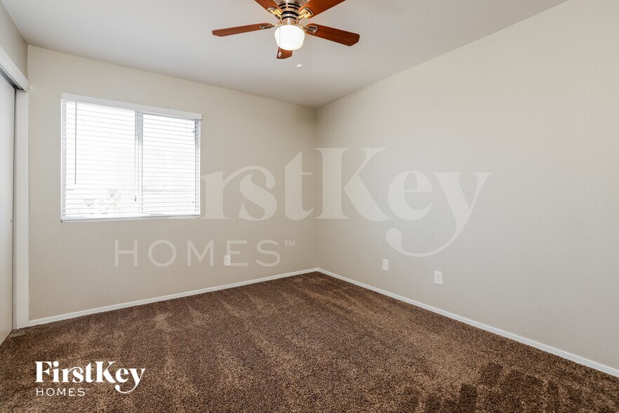 Building Photo - 8202 S Placita Del Parque