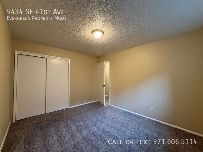 Building Photo - 9434 SE 41st Ave
