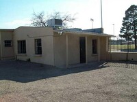Building Photo - 131 Linden St