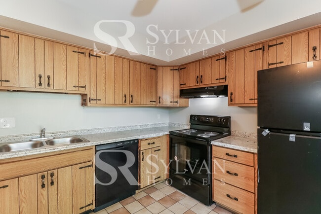 Building Photo - Carve Out a Great Life Here!