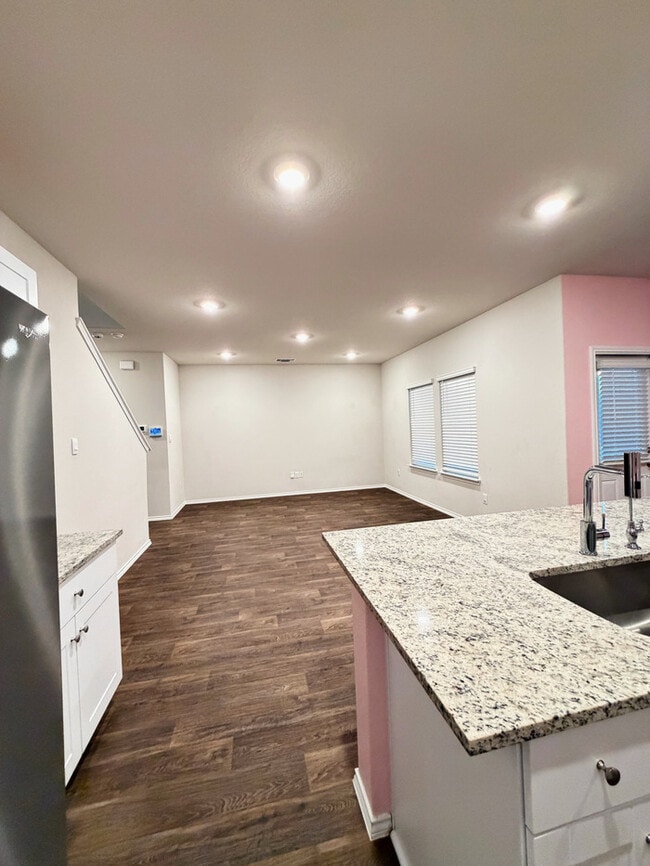 Building Photo - 3011 Lindenwood Run