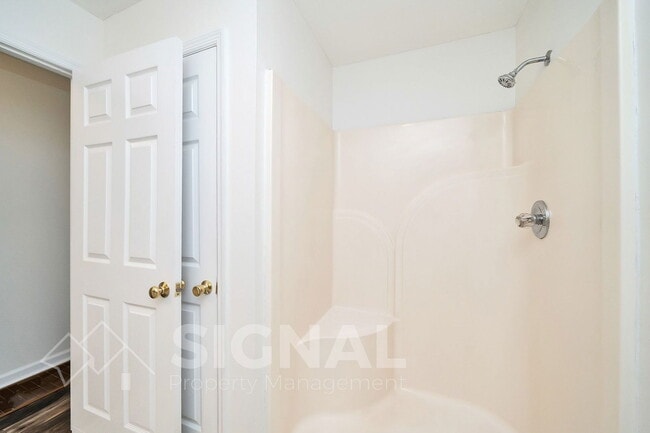 Building Photo - 924 Rich Rd