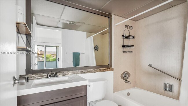 Building Photo - 703 Brittany Park