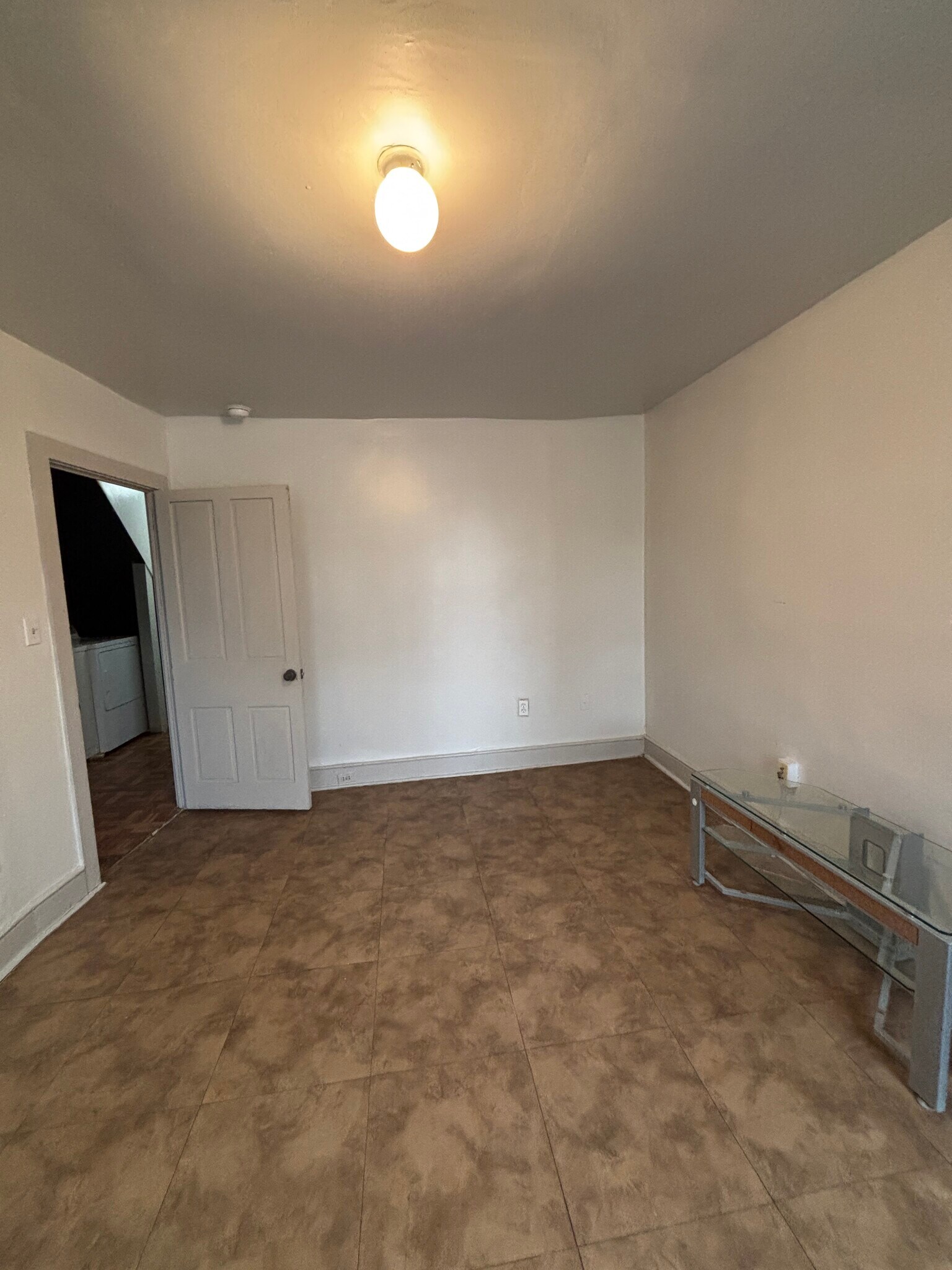 Building Photo - 645 E Orange St