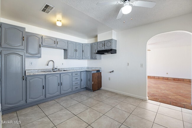 Building Photo - 44210 Fenhold St