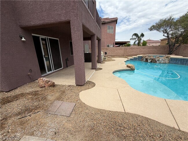 Building Photo - 6420 Casamar St